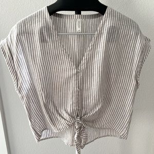 Gentle Fawn Cropped Front Tie Button Down | Size M